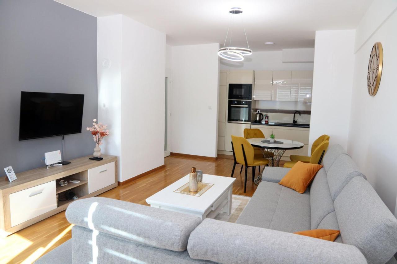 Apartment Cecovic - Mellain Тузла Екстер'єр фото